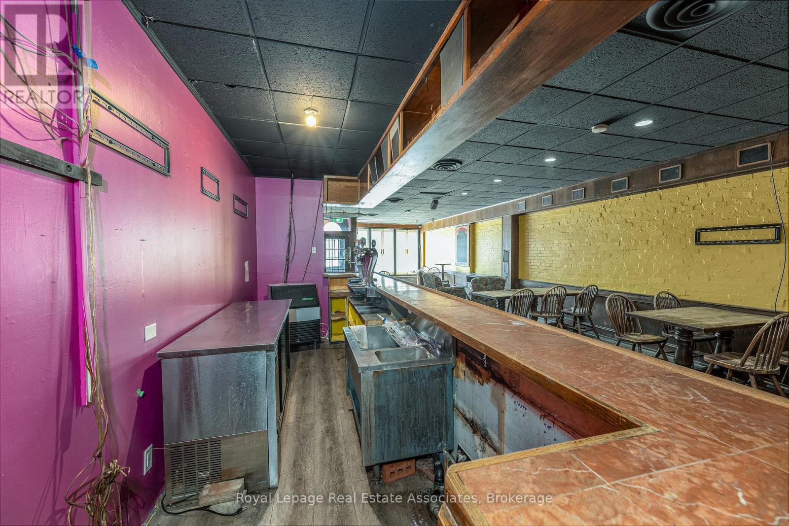 286 EGLINTON AVENUE W