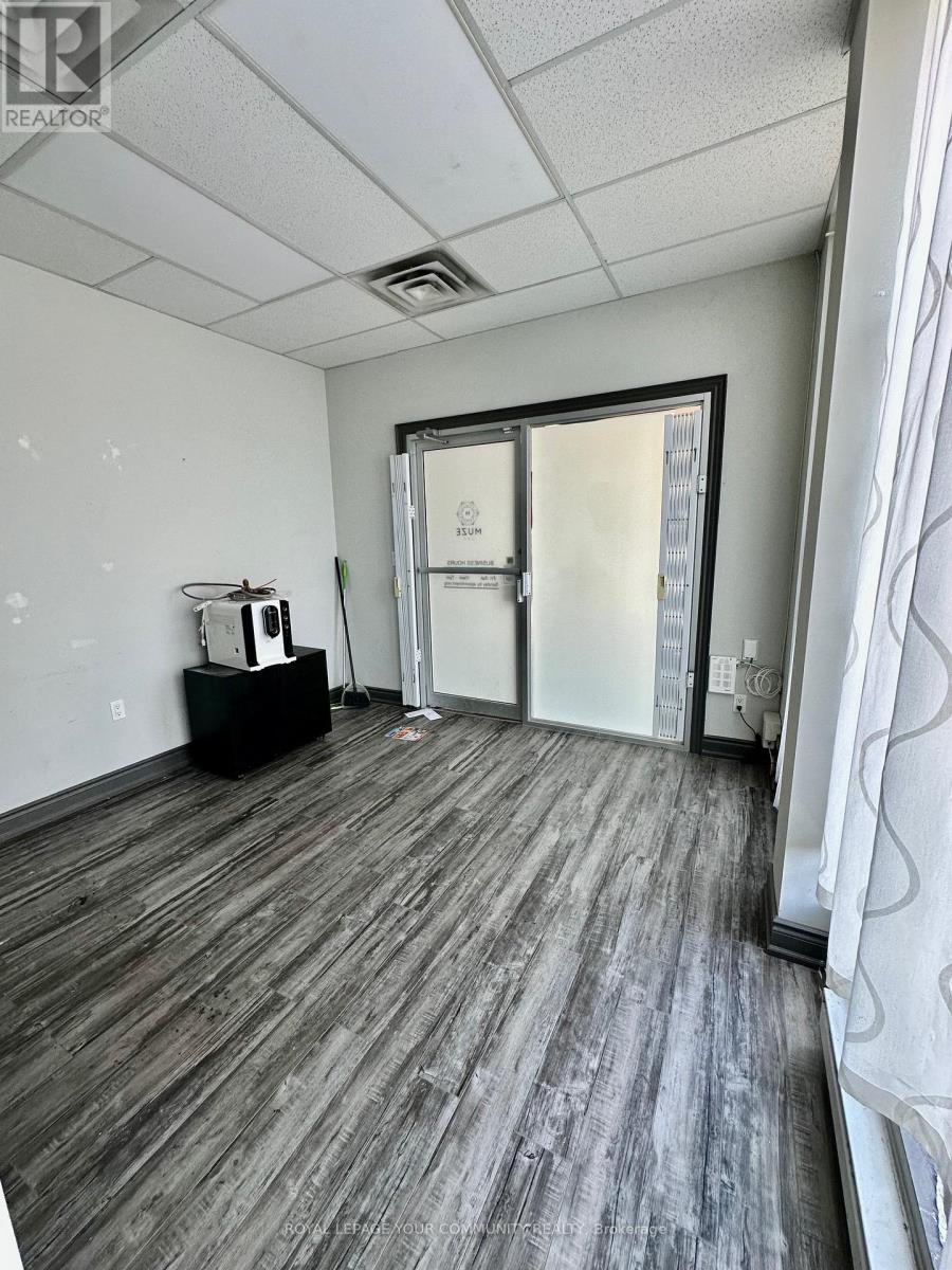 100 S – 80 FINCH AVENUE W