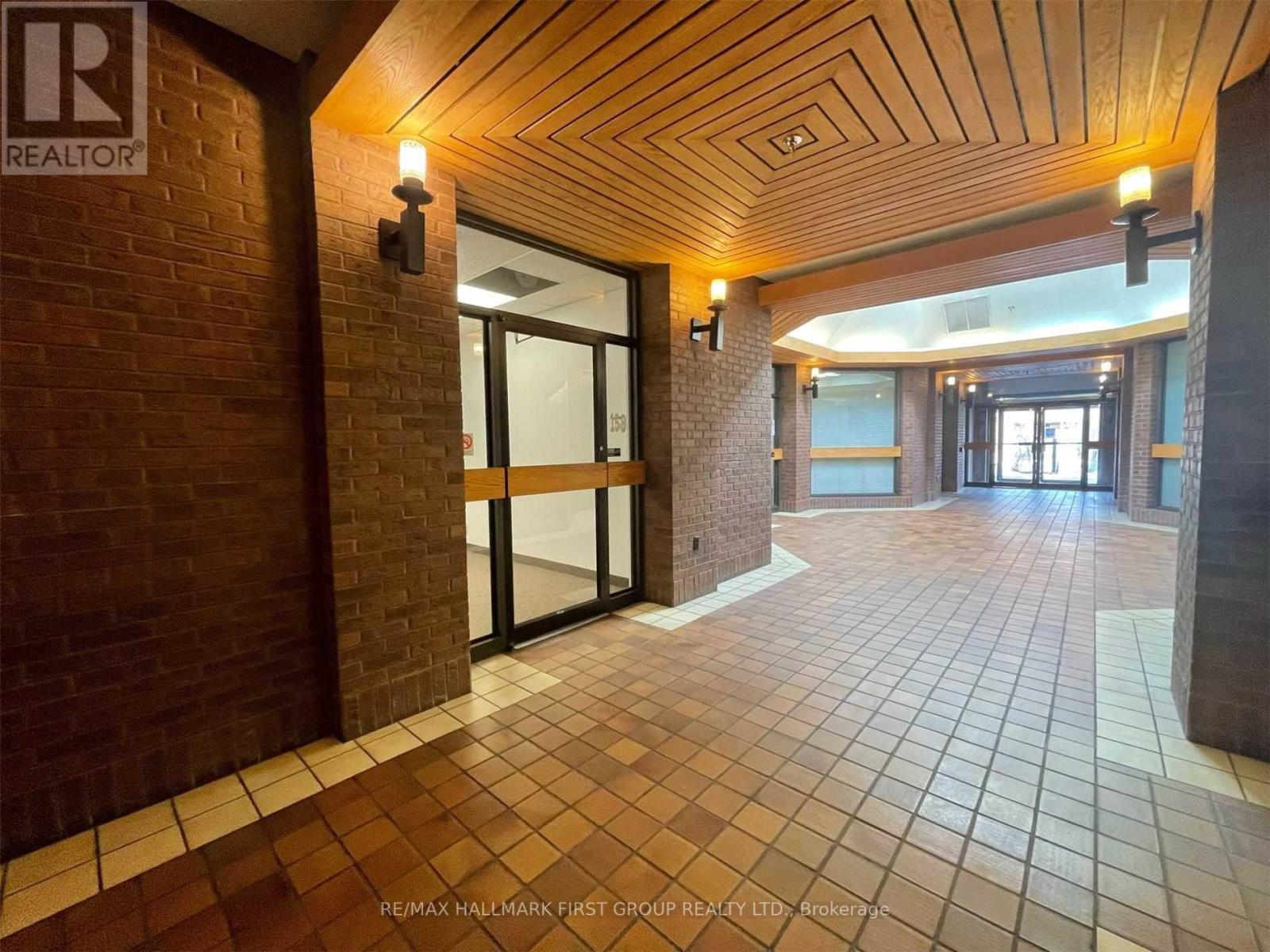 OM1#15B – 1400 BAYLY STREET