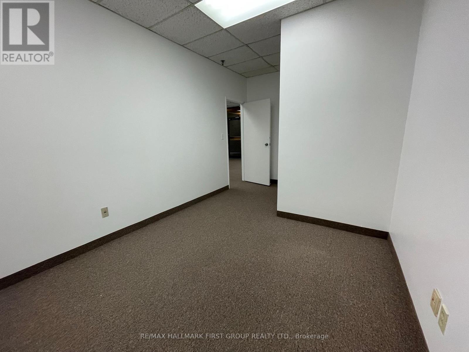 OM1#15B – 1400 BAYLY STREET