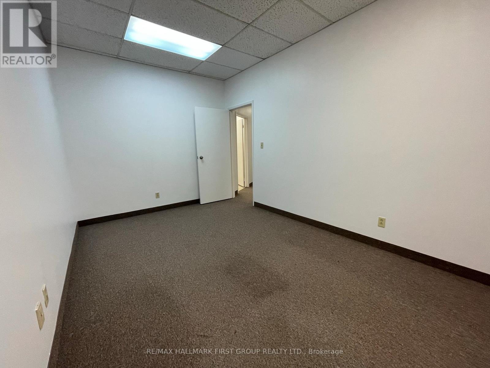 OM1#15B – 1400 BAYLY STREET