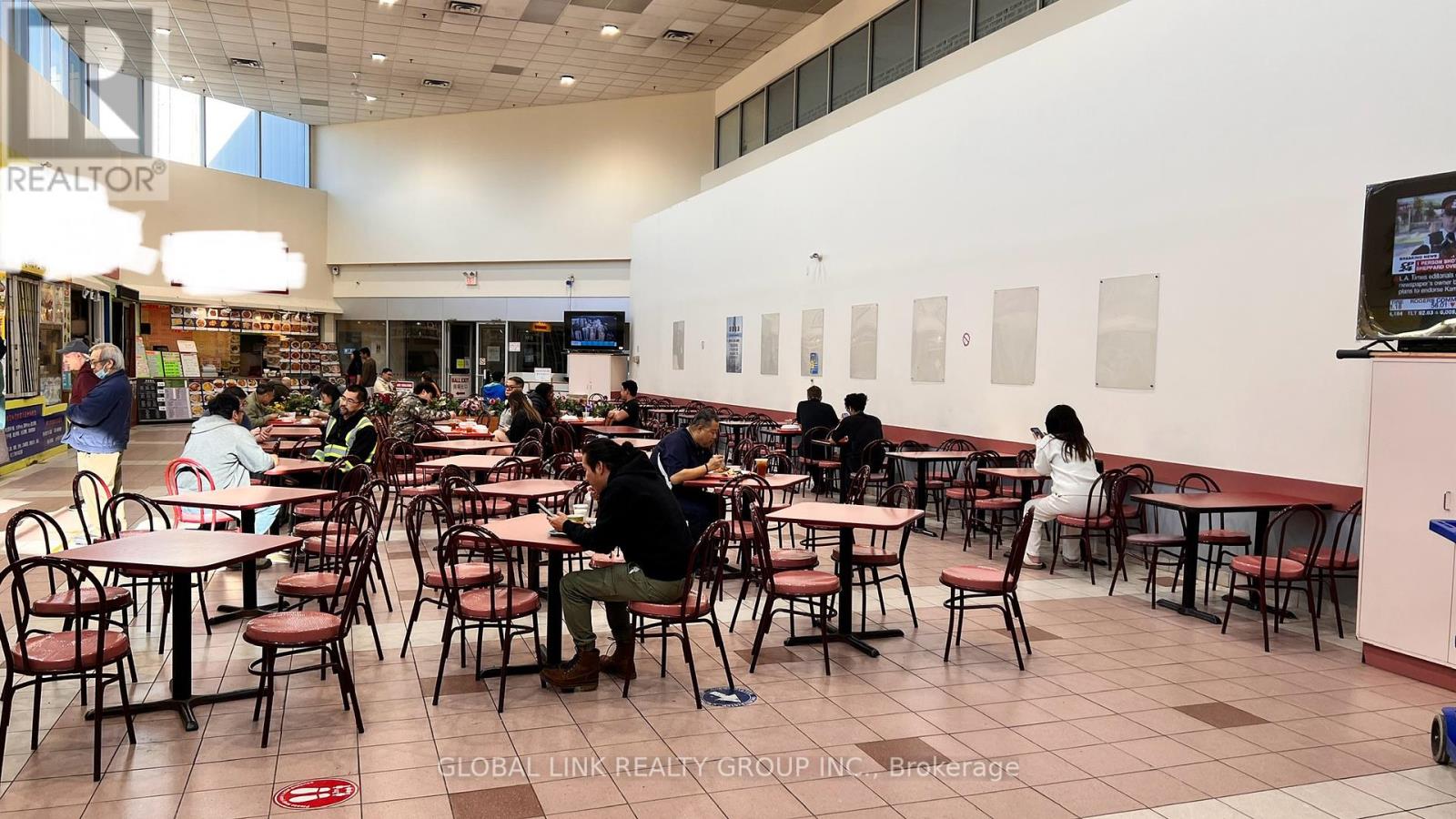 2 & 3 – 8 GLEN WATFORD DRIVE