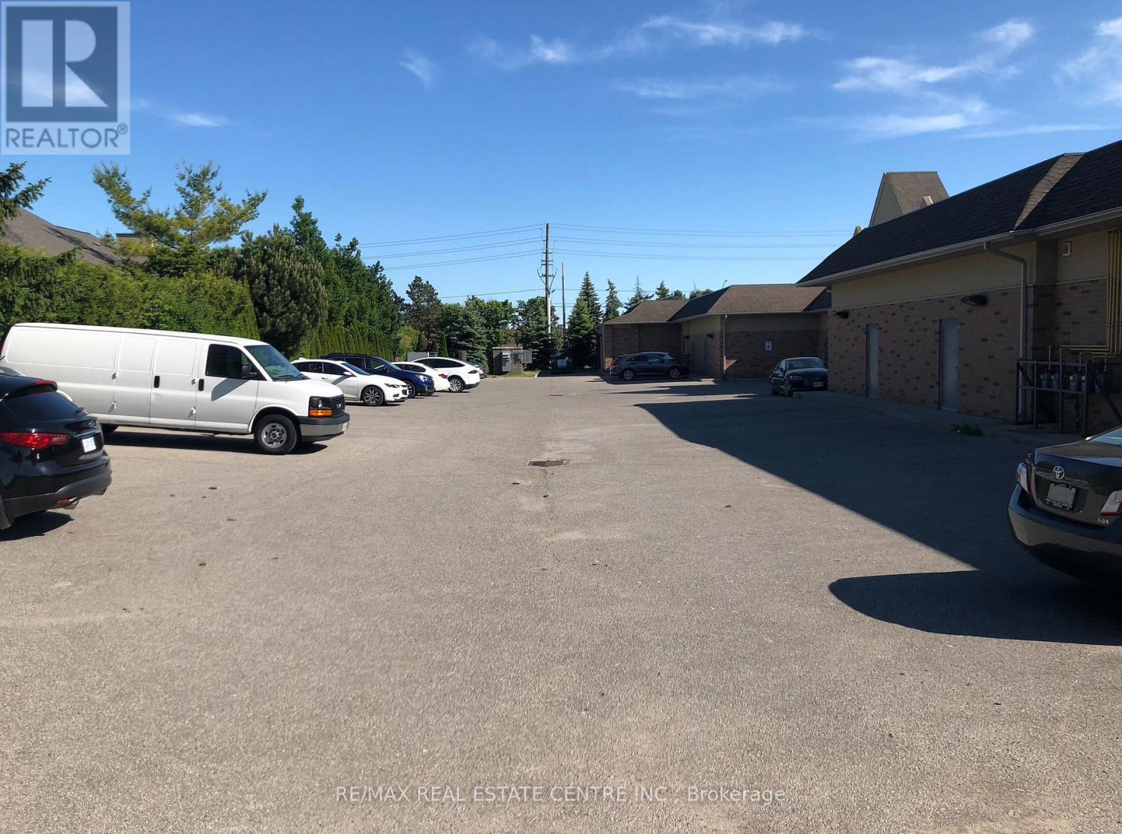 7 – 5 SWAN LAKE BOULEVARD