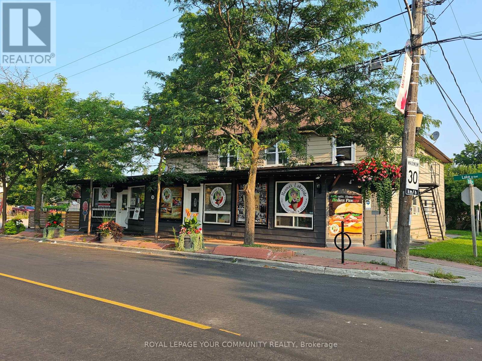 104 & 105 – 928 LAKE DRIVE