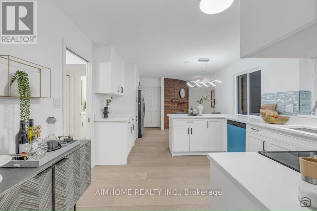 #3 – 67 STEELCASE ROAD W