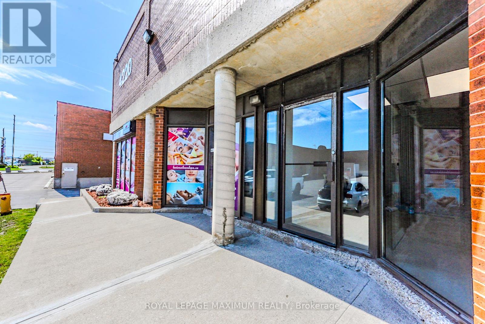 C10 – 4220 STEELES AVENUE W