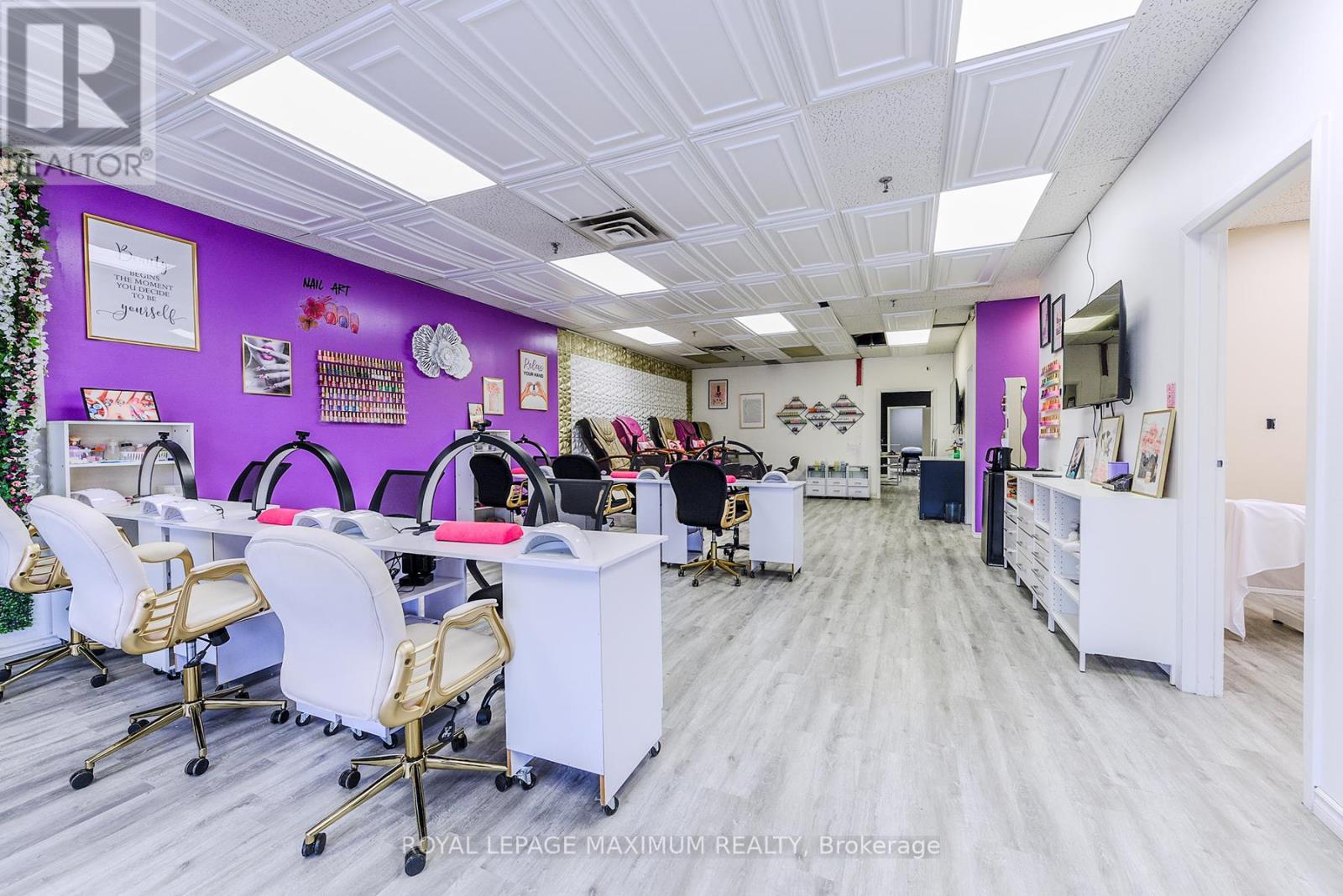 C10 – 4220 STEELES AVENUE W