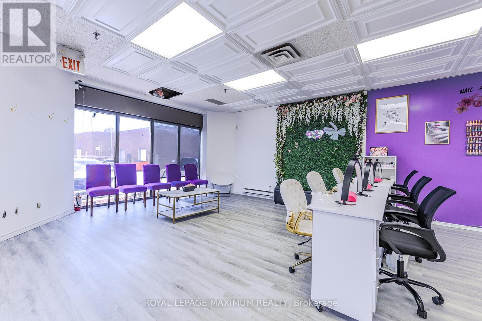 C10 – 4220 STEELES AVENUE W
