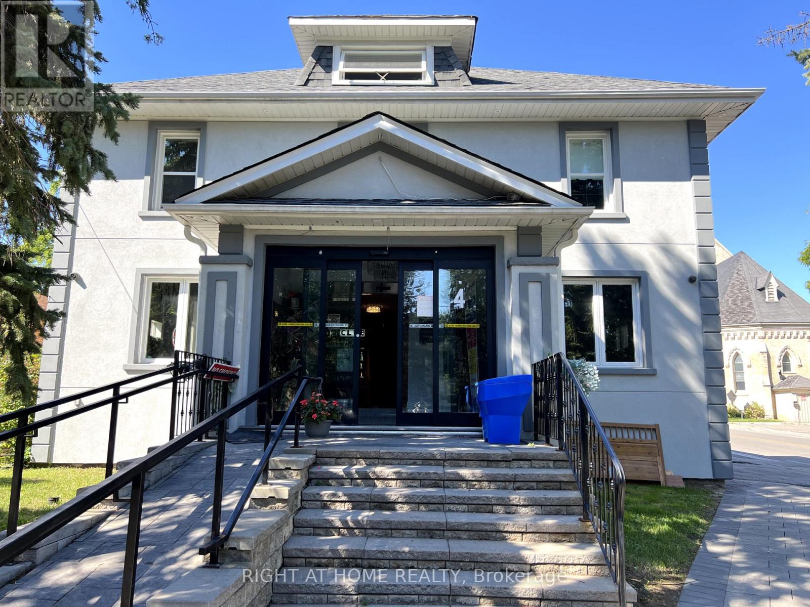 4 – 4 CHURCH STREET S