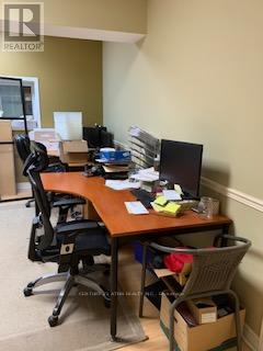 8 – 170 ESNA PARK DRIVE