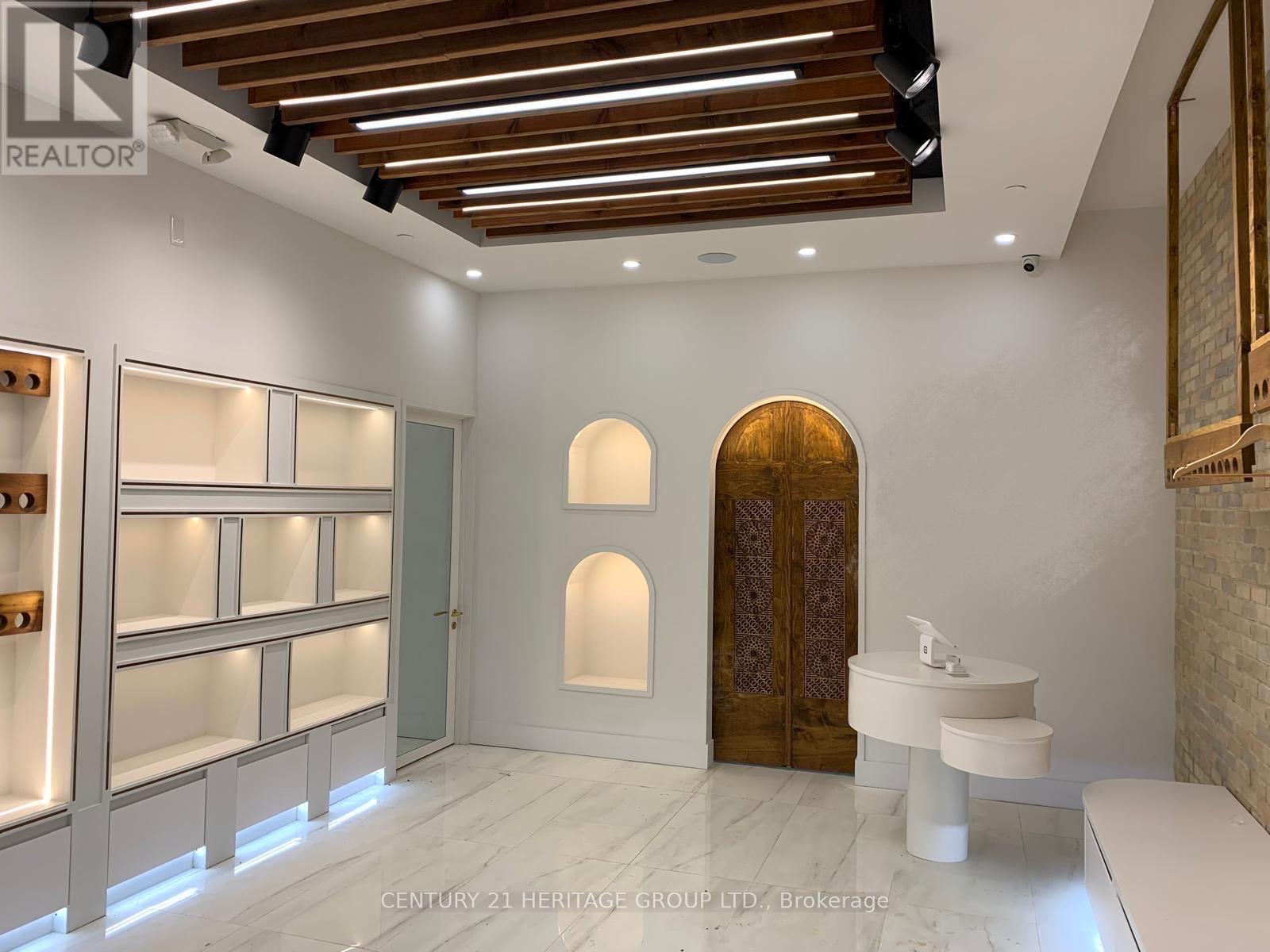 B3 – 9610 YONGE STREET
