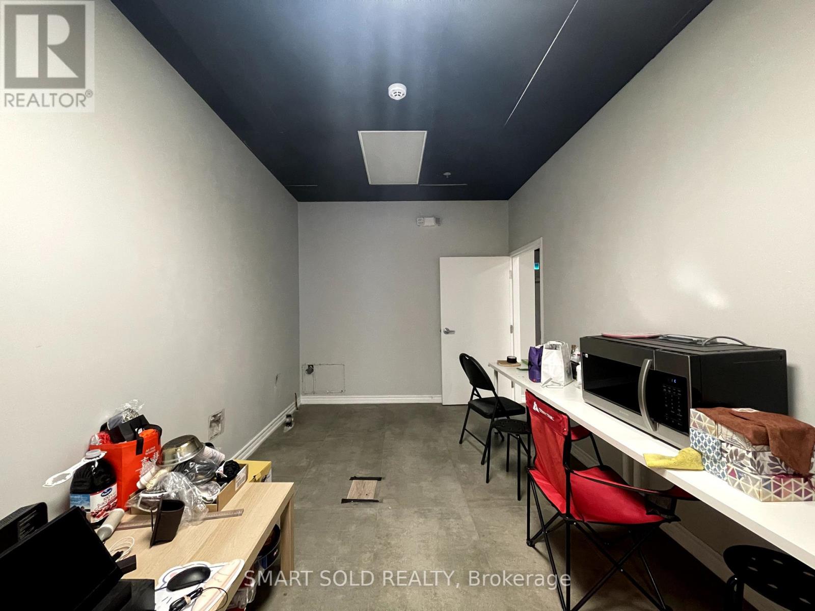 8 – 9631 YONGE STREET