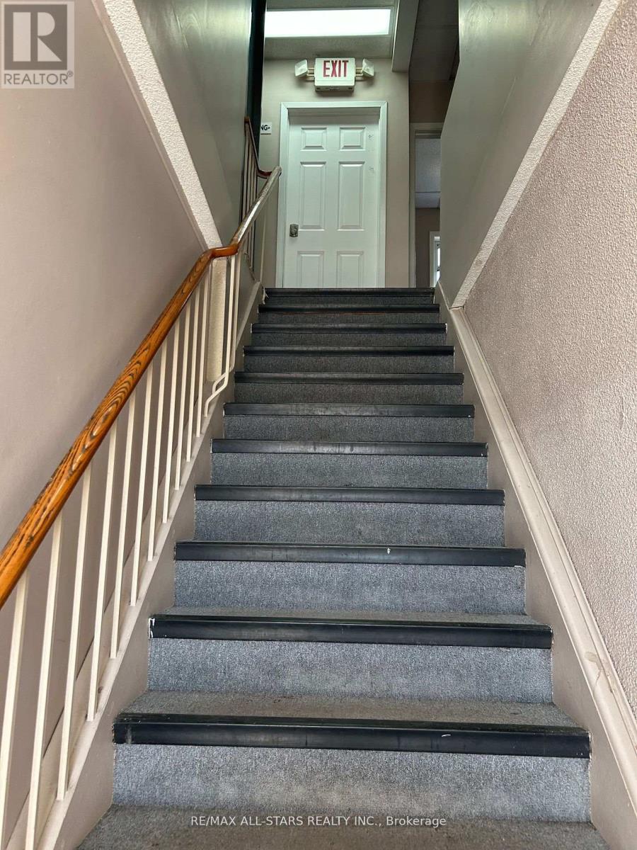 SECOND FLOOR UNIT 900 – 213 THE QUEENSWAY AVENUE S