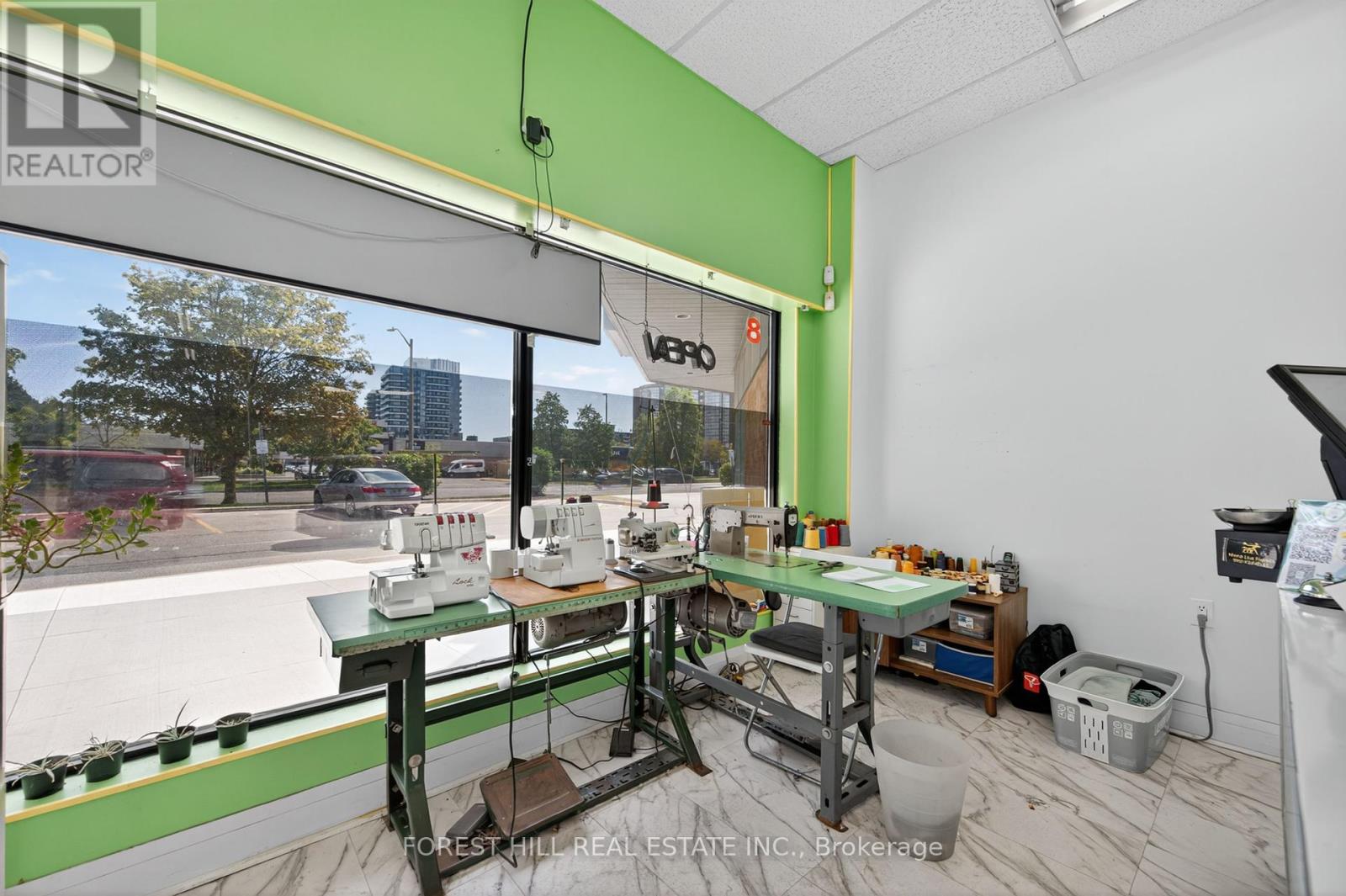 8 – 9625 YONGE STREET N