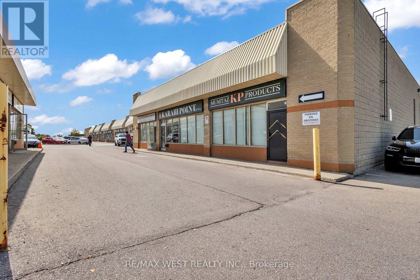 17&18 – 418 HANLAN ROAD