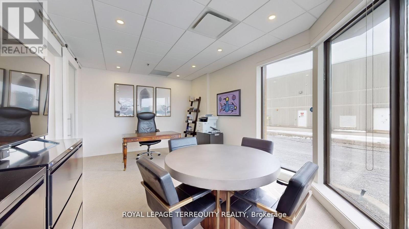 21 – 95 WEST BEAVER CREEK ROAD