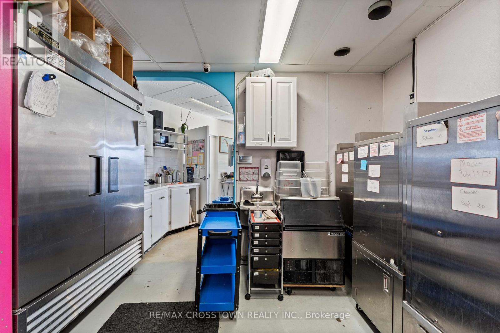 UNIT 101 – 89 DUNLOP STREET E