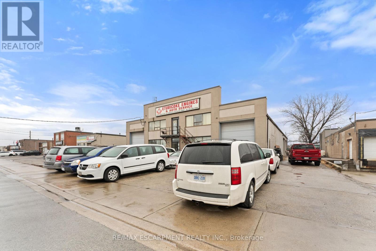 371 OLIVEWOOD ROAD