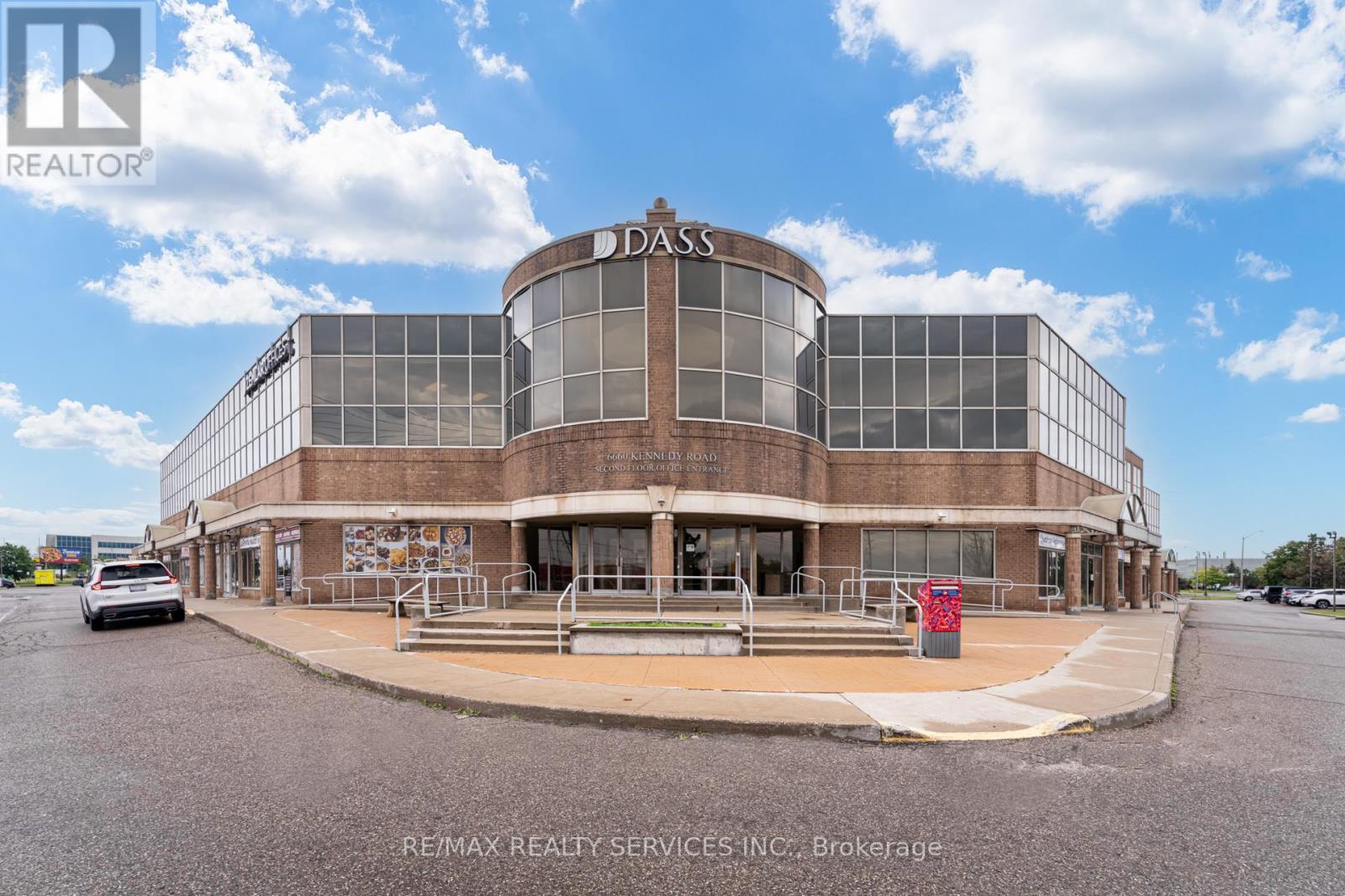 207 – 6660 KENNEDY ROAD