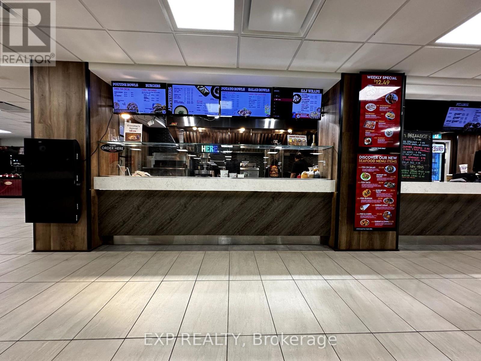 7 – 100 QUEENSWAY W