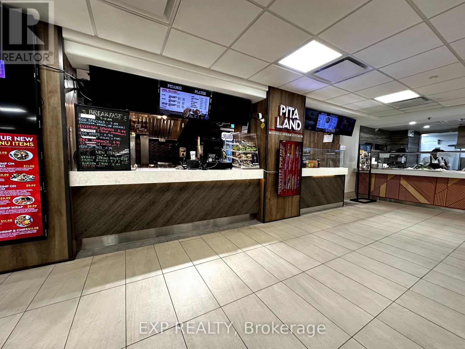 7 – 100 QUEENSWAY W