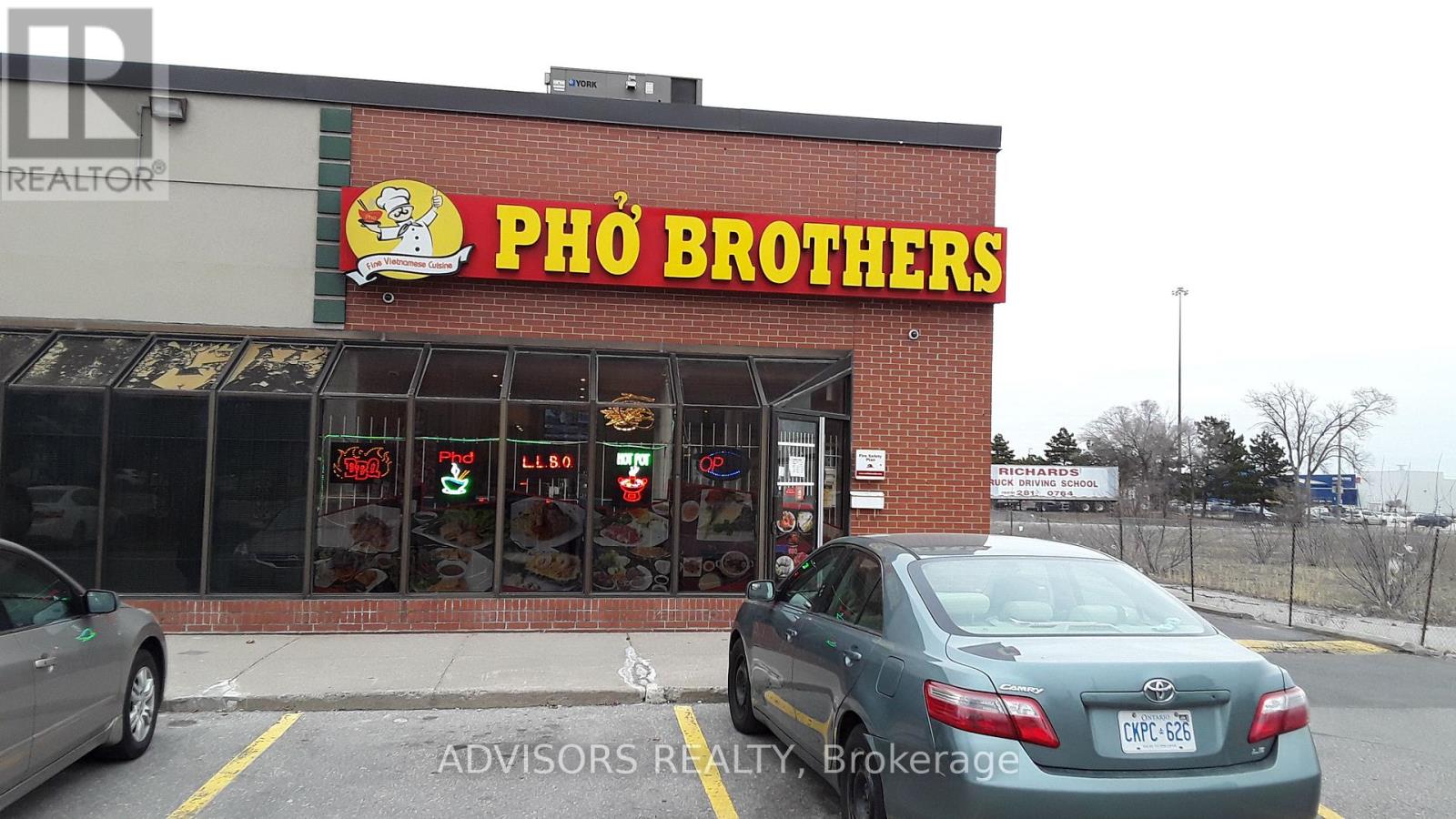 15 – 2555 DIXIE ROAD