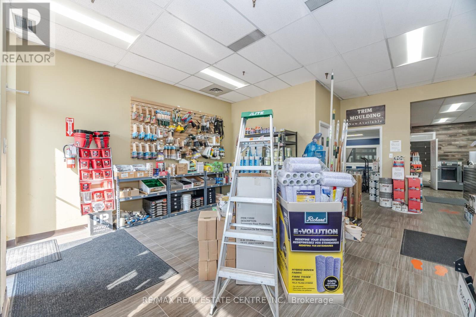 19 – 2074 STEELES AVENUE E