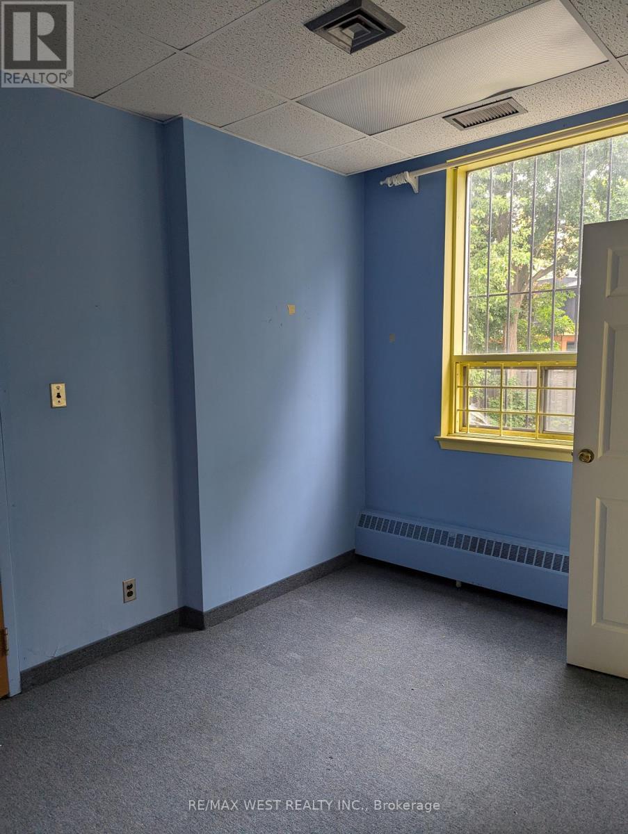 205 – 3269 BLOOR STREET W