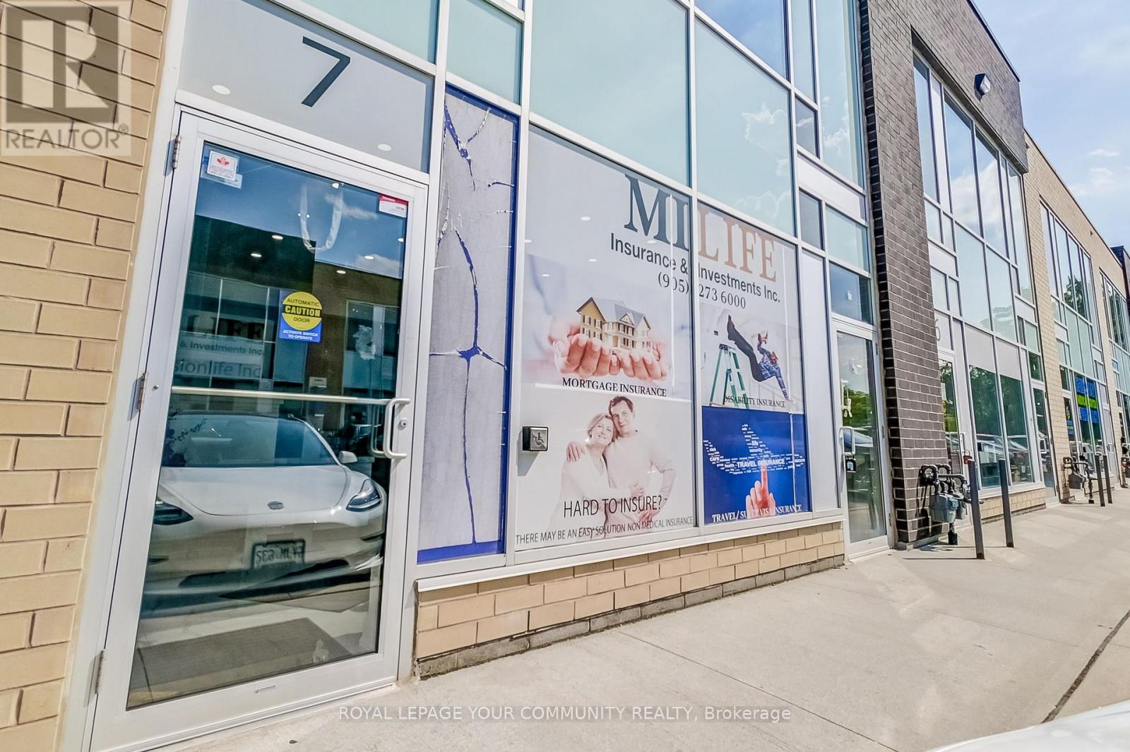 EAST – 6-1185 QUEENSWAY