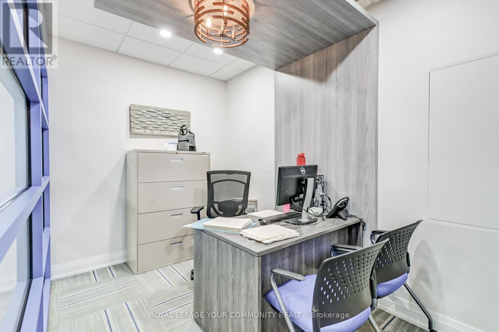 EAST – 6-1185 QUEENSWAY