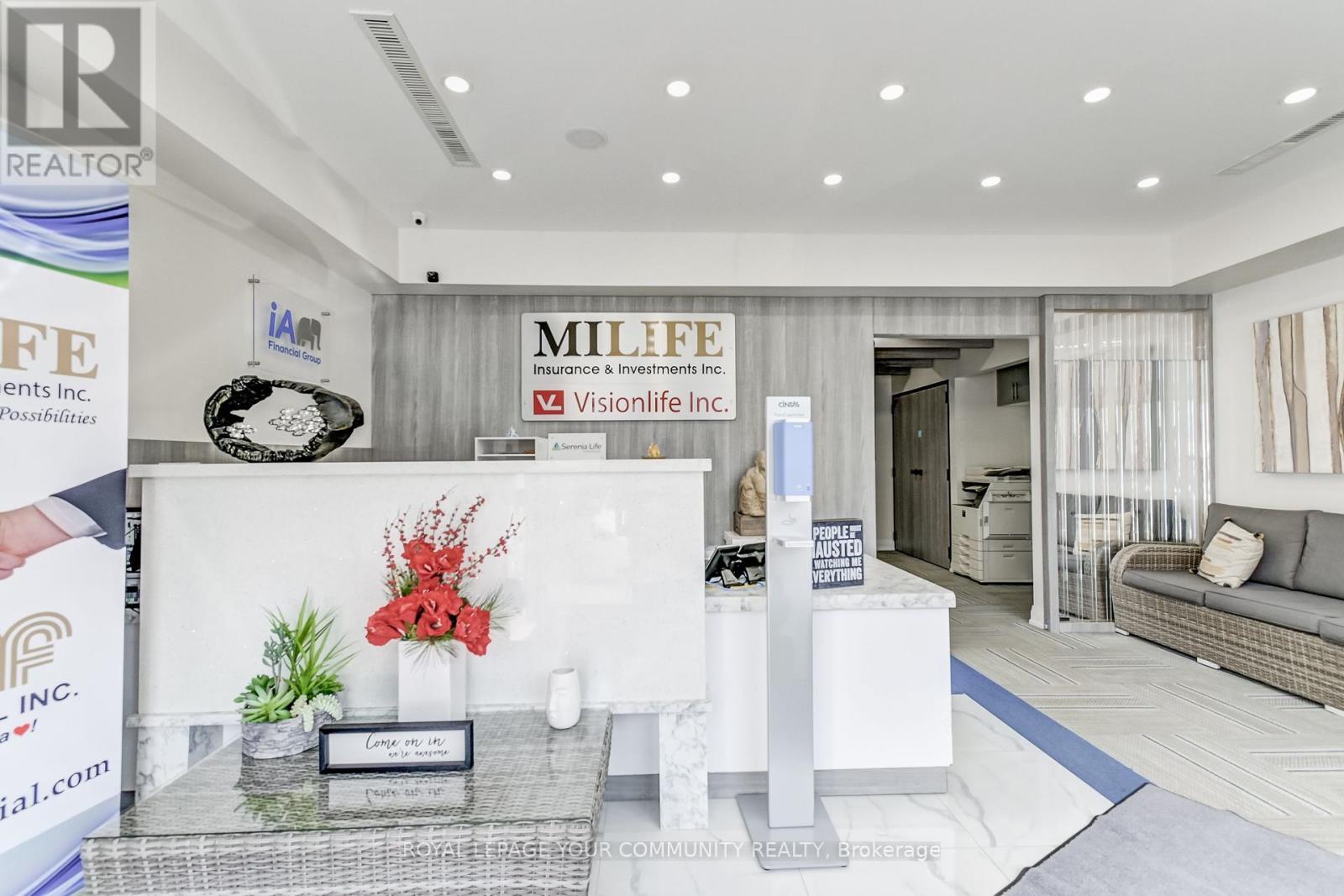 EAST – 6-1185 QUEENSWAY