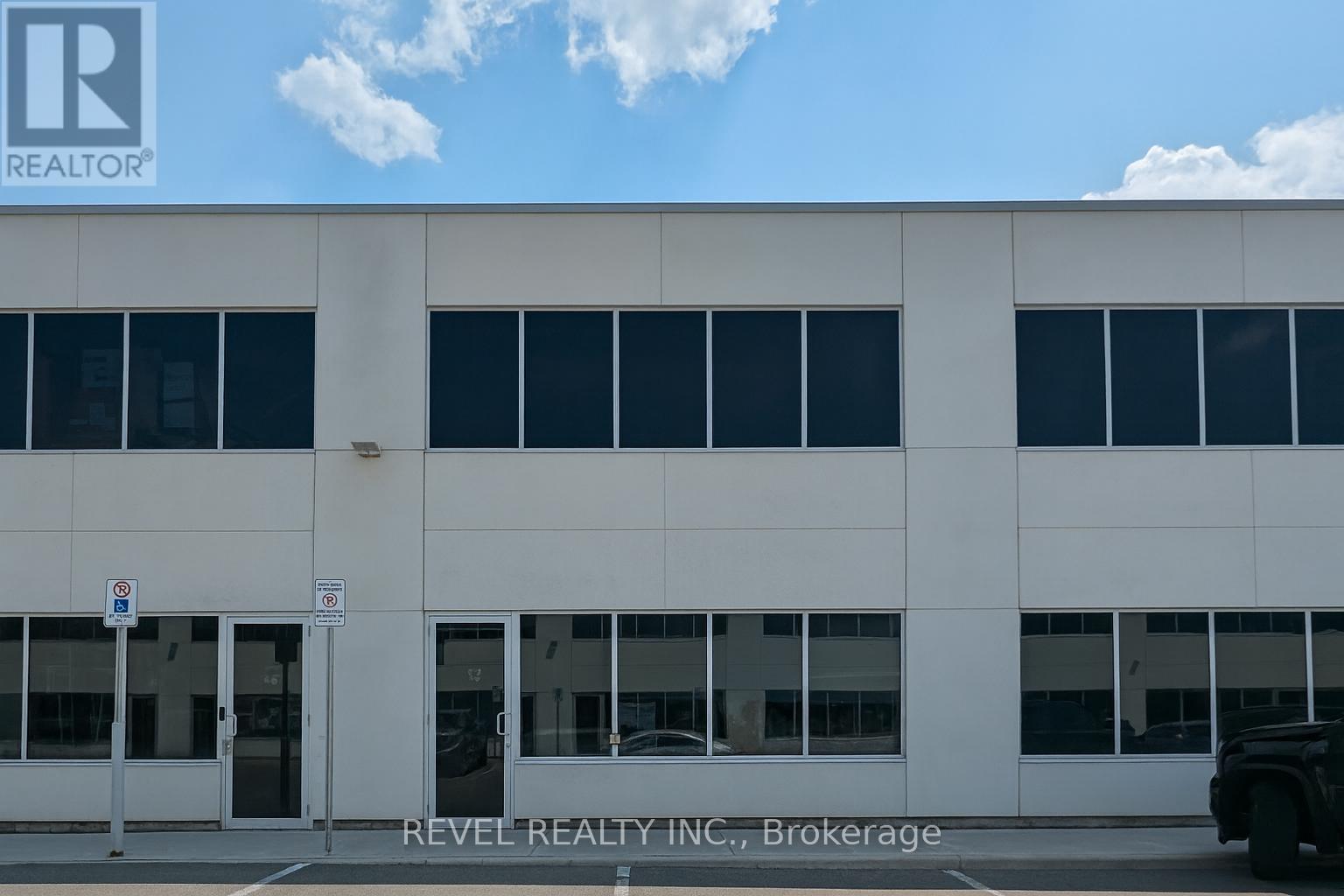 38 – 56 STEELES AVENUE E