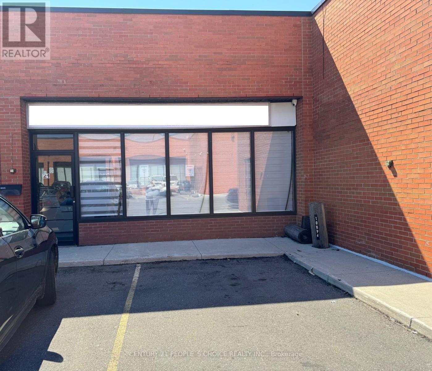21 – 4801 STEELES AVENUE W