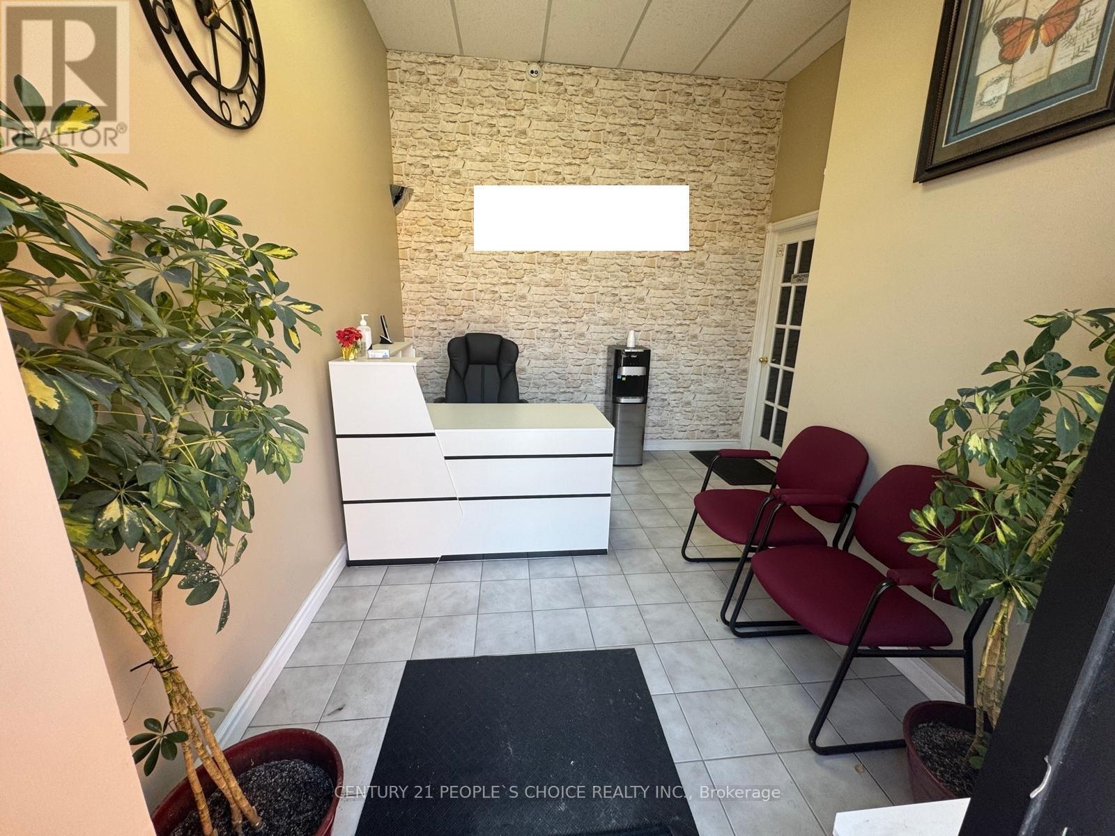 21 – 4801 STEELES AVENUE W