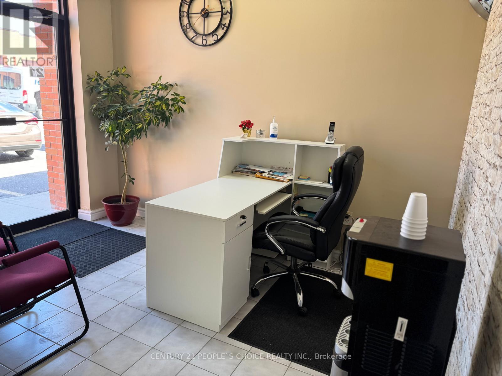 21 – 4801 STEELES AVENUE W