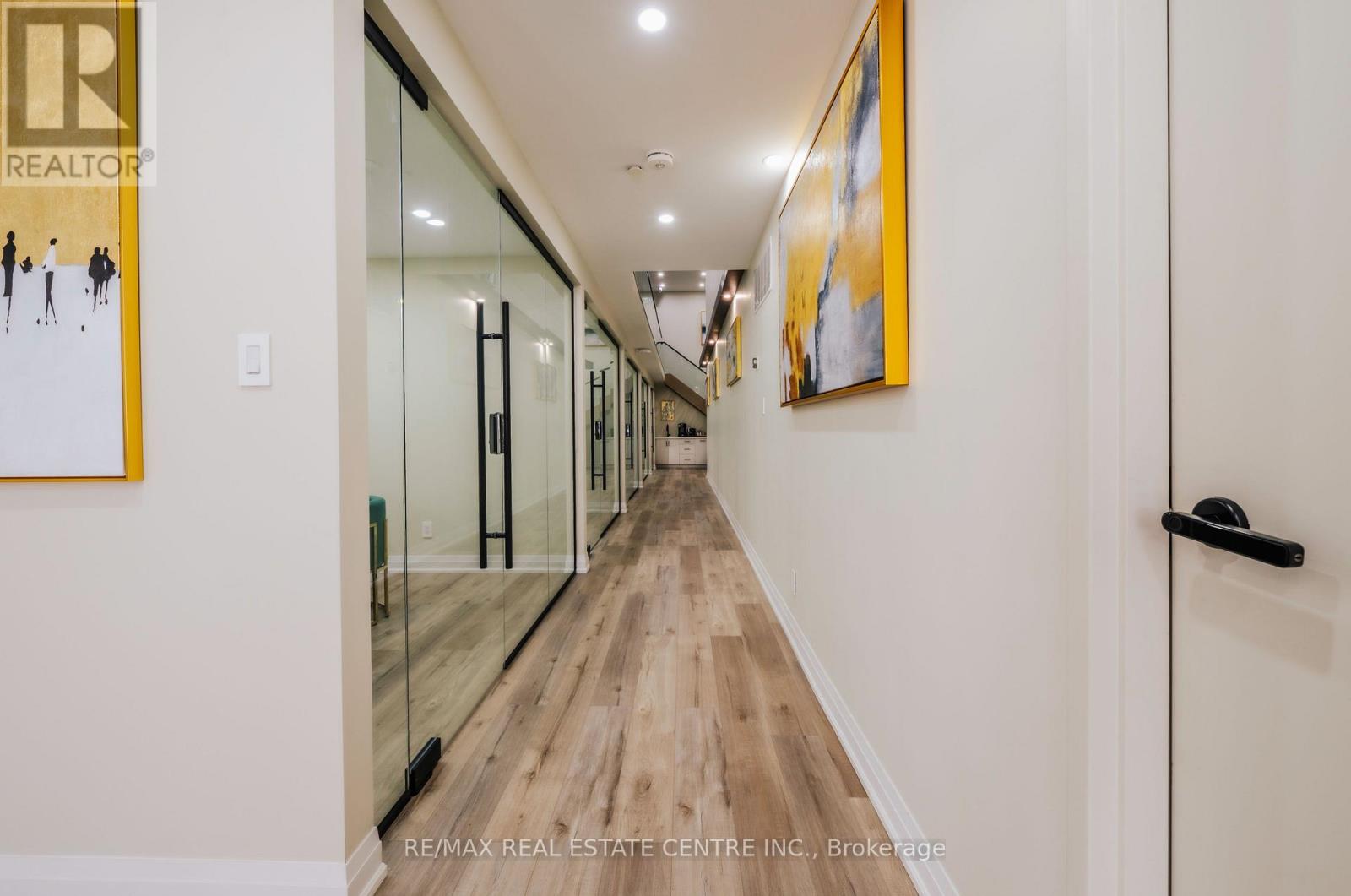 20 – 2131 WILLIAMS PARKWAY
