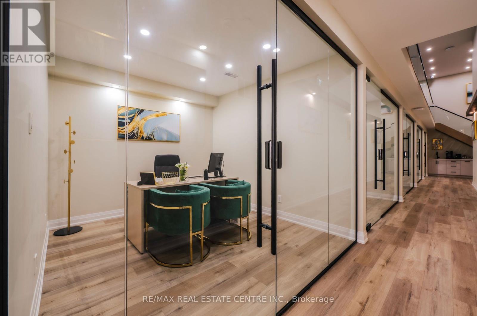 20 – 2131 WILLIAMS PARKWAY