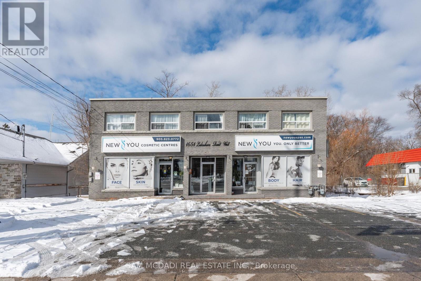 1651 LAKESHORE ROAD W
