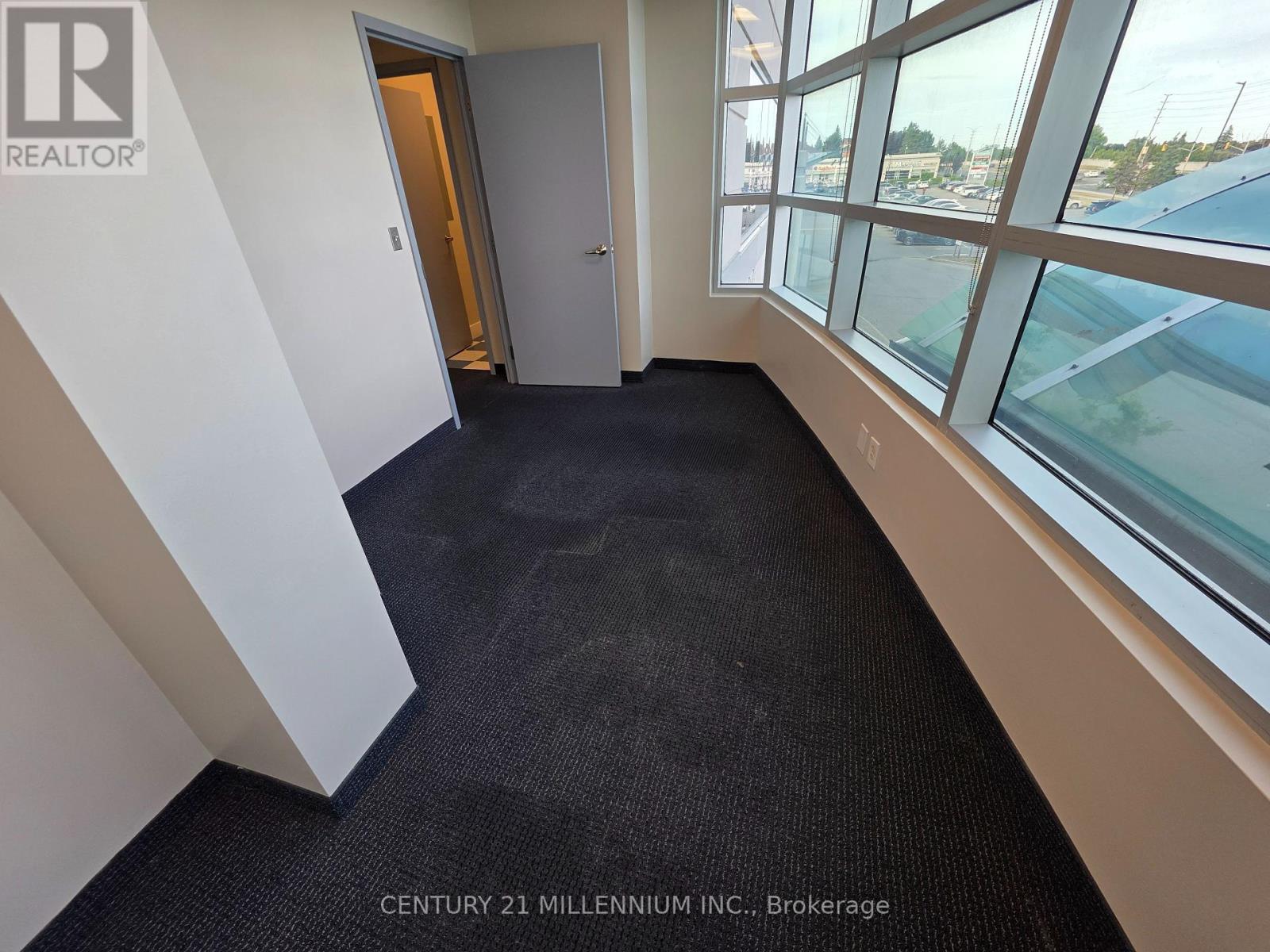 212 – 2250 BOVAIRD DRIVE E