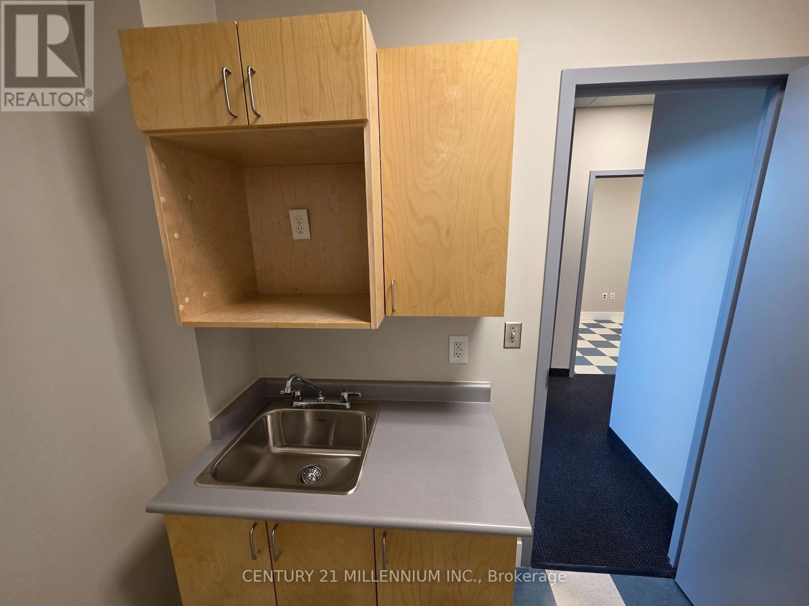 212 – 2250 BOVAIRD DRIVE E