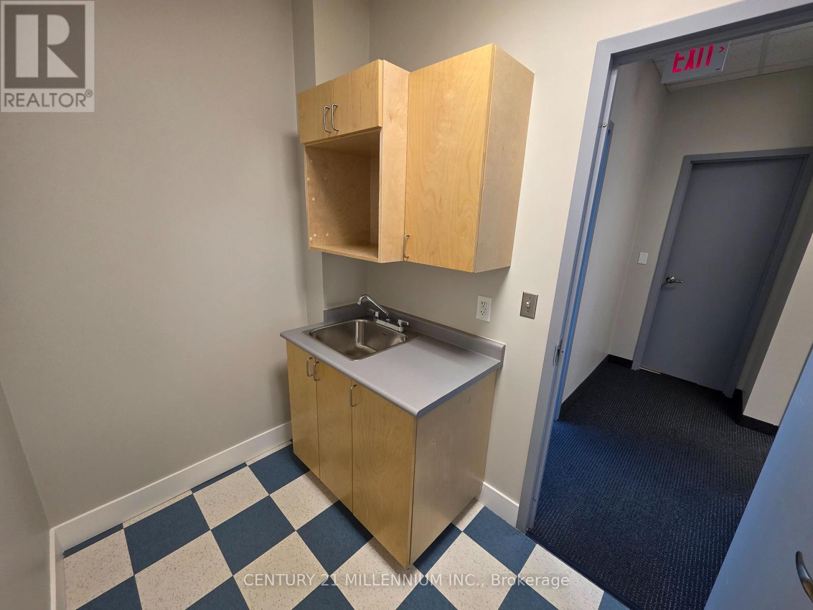 212 – 2250 BOVAIRD DRIVE E