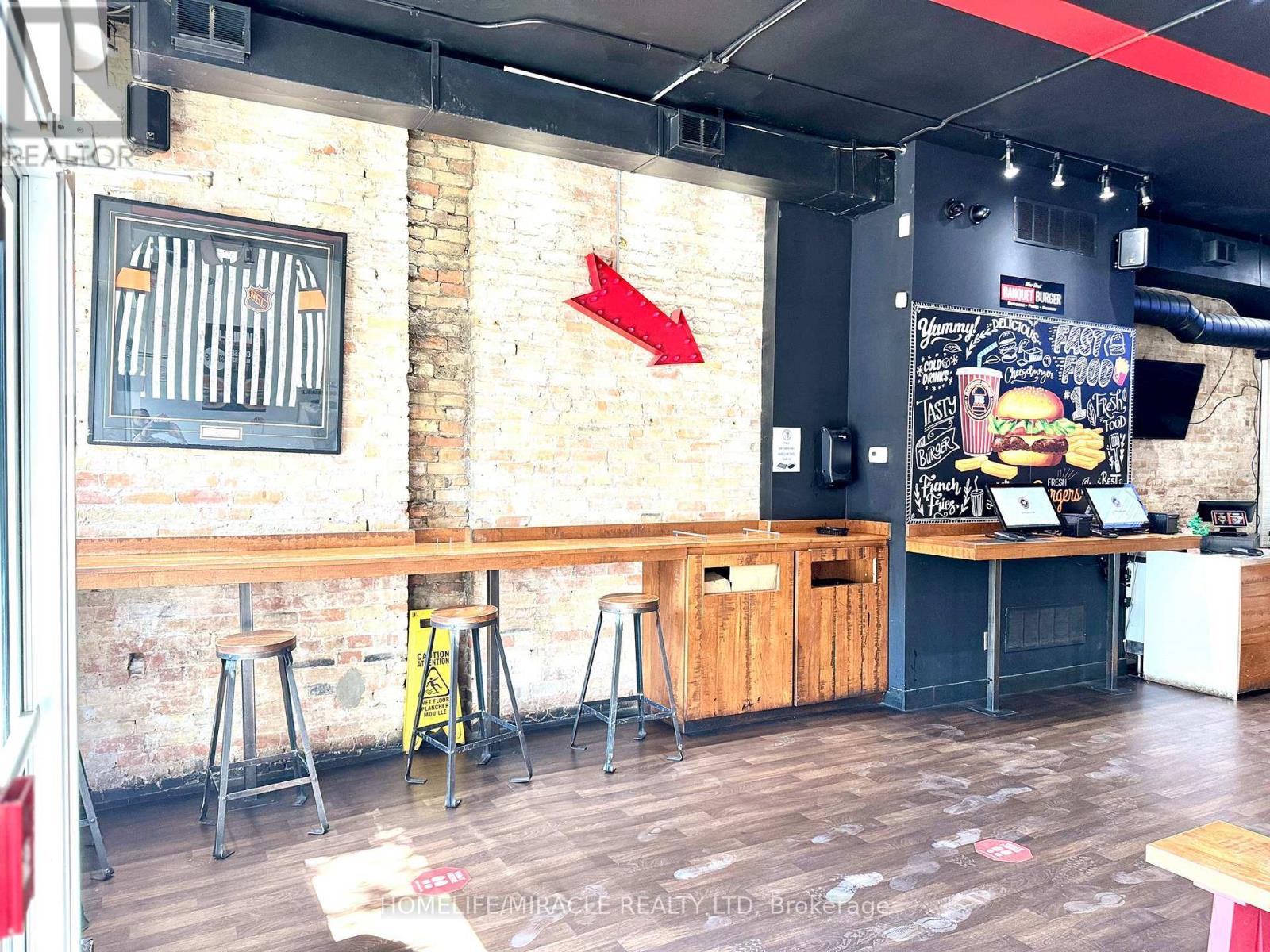 940 BLOOR STREET W