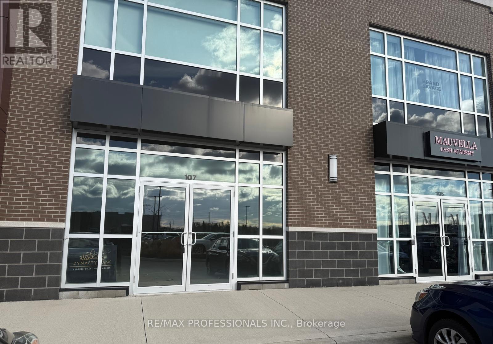 107 – 3475 REBECCA STREET