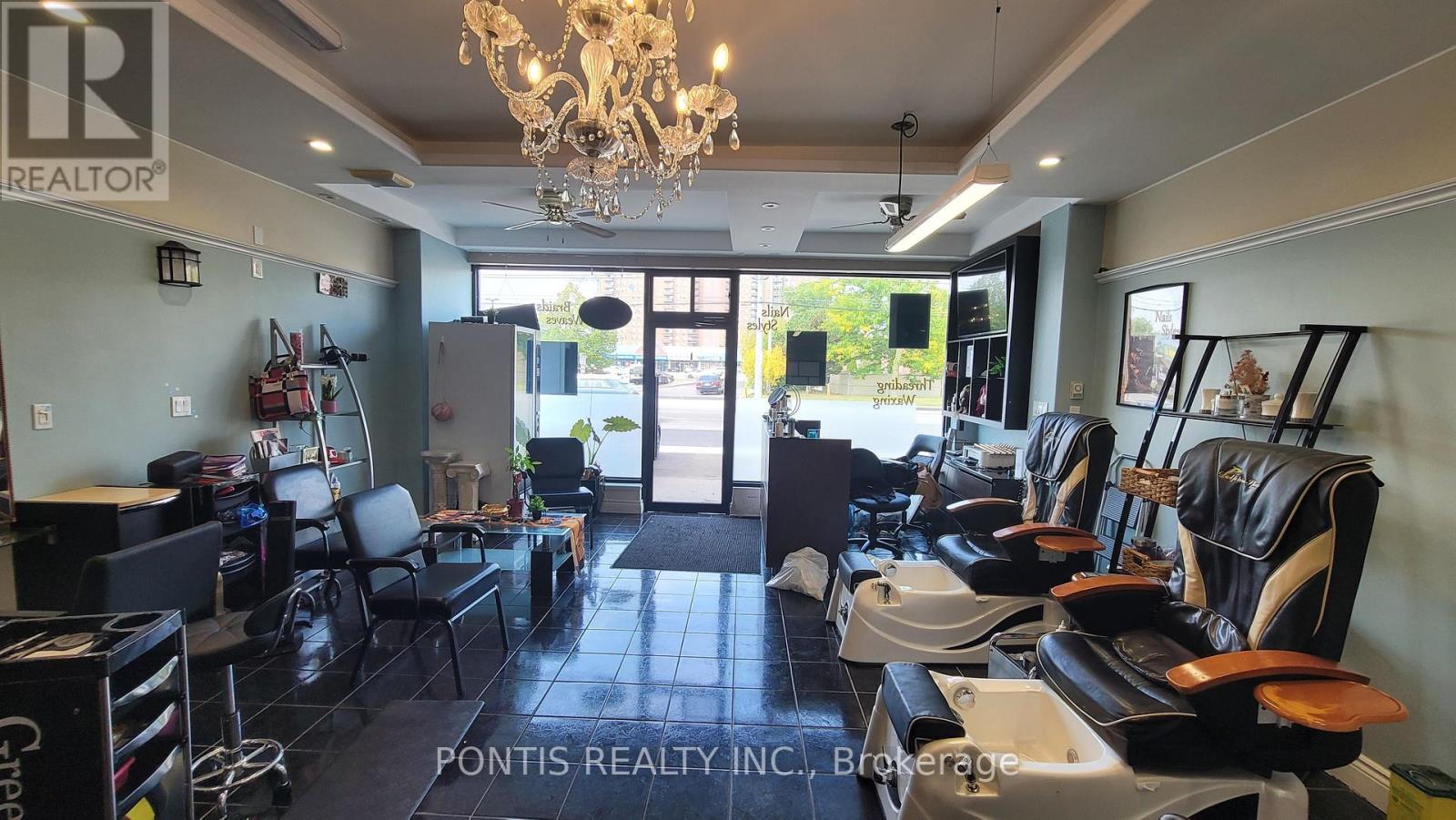 612 LAKESHORE ROAD E