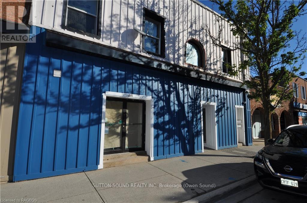 232 8TH STREET E