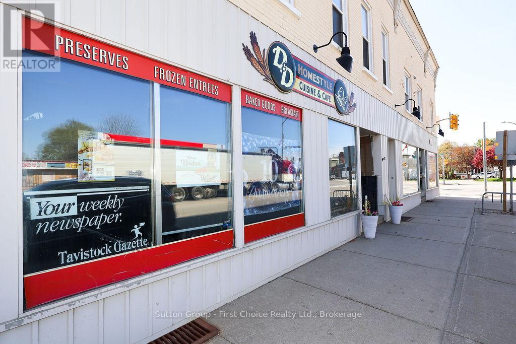 8 WOODSTOCK STREET N