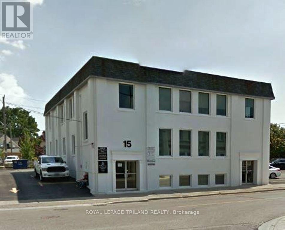 303 – 15 ST CATHARINE STREET
