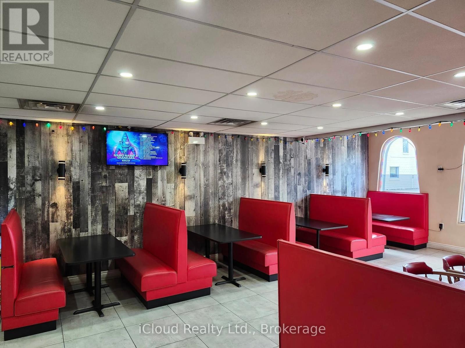 5991 LUNDY’S LANE