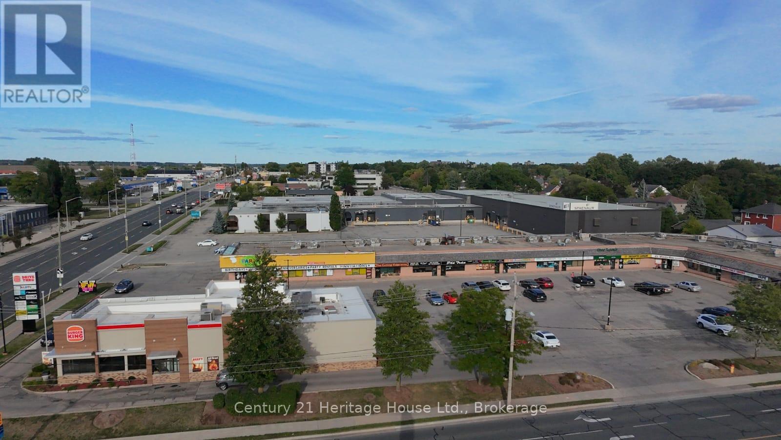 4B – 809 VICTORIA STREET N