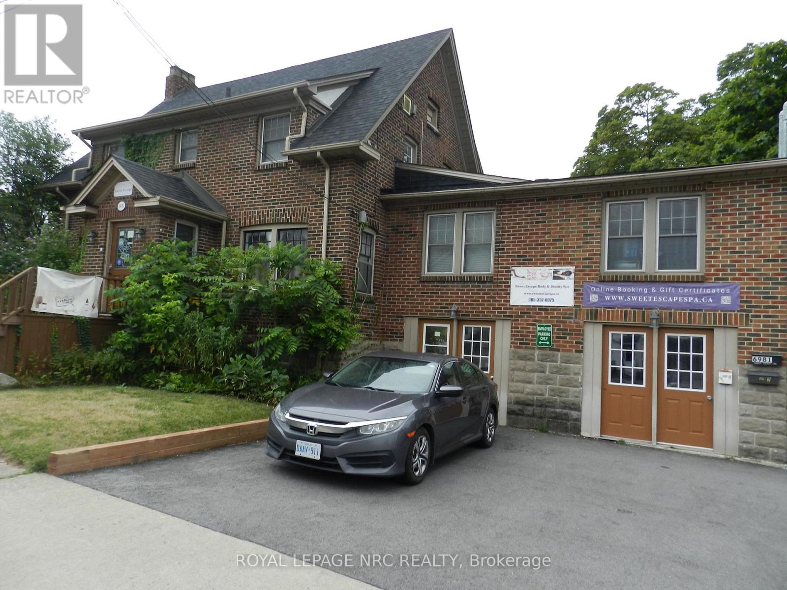 4 – 6981 LUNDY’S LANE